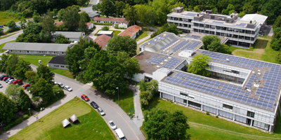 Bild mit Blick von oben auf die Gebäude der Geowissenschaften